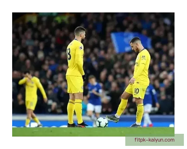 索博斯洛伊助力利物浦中场指挥，状态回暖备受期待